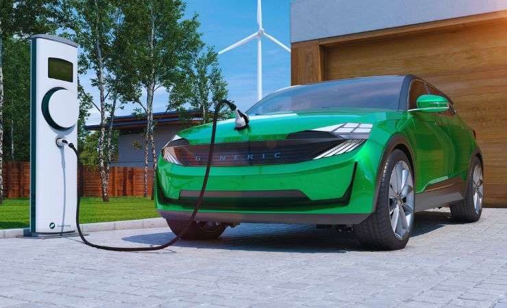 auto elettrica in carica