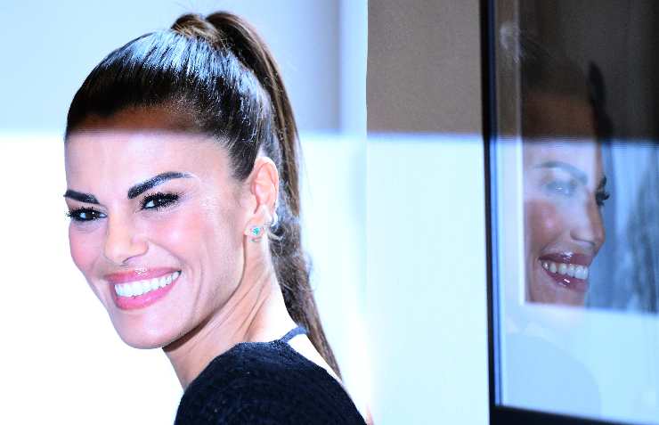 bianca guaccero sorride