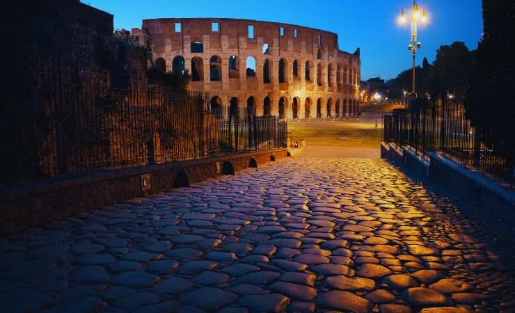 colosseo di notte