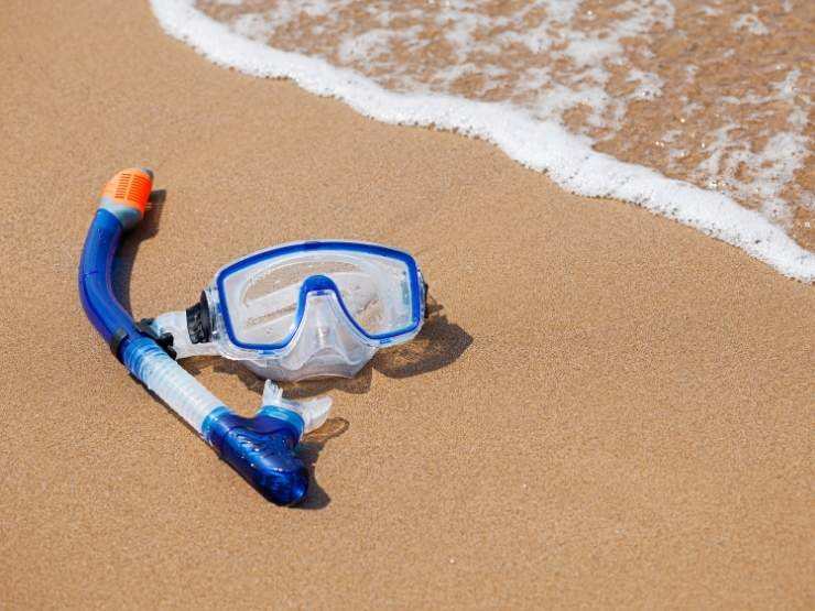 maschera a riva di mare