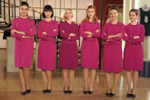 ragazze vestite di rosa