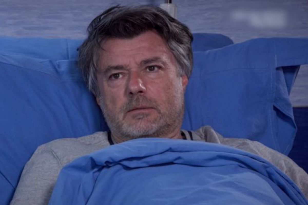 Michele a letto in una scena di Upas