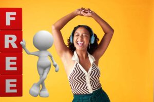 donna ascolta musica con le cuffie con il logo Free