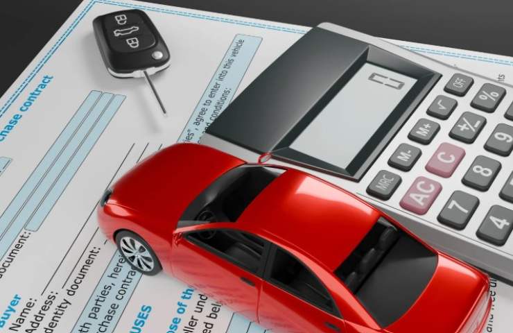 chiavi auto calcolatrice macchina e moduli per il pagamento del bollo auto