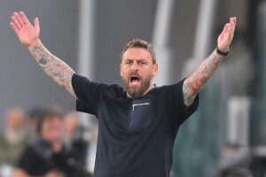 Daniele De Rossi che protesta durante un match della Roma