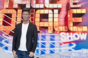 Filippo Bisciglia in posa per la presentazione di Tale e Quale Show
