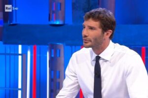 stefano de martino sorpreso