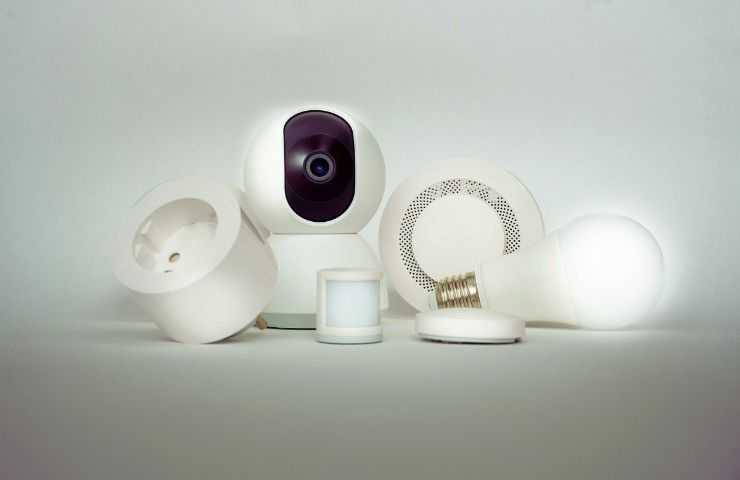 telecamera e lampadina
