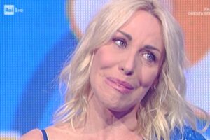 antonella clerici piange