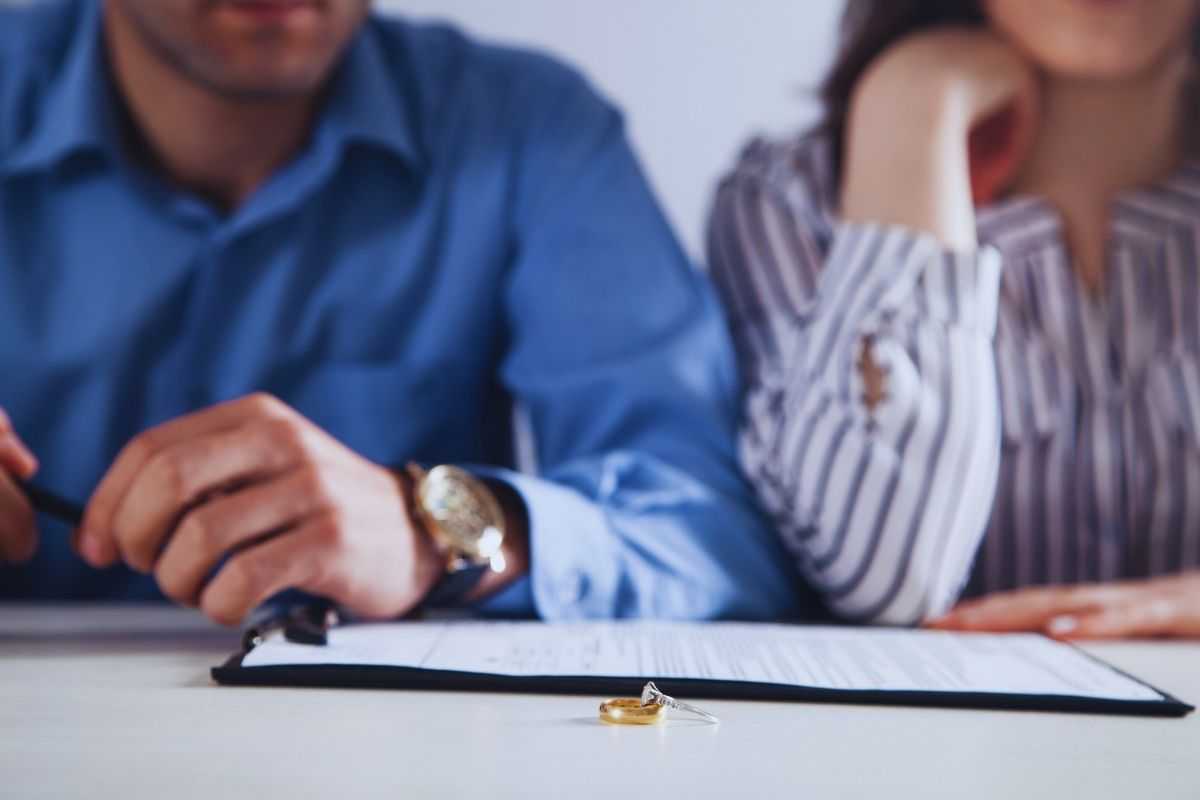 coppia divorzia