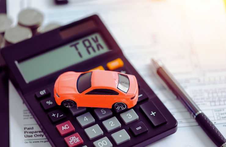 automobile e calcolatrice