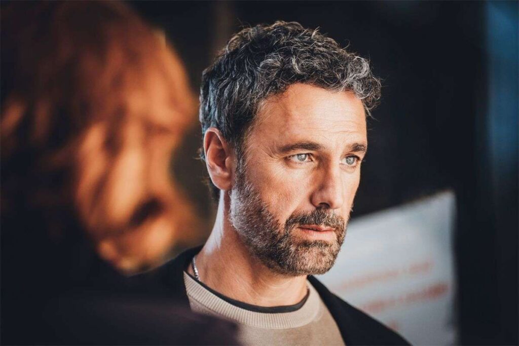 Raoul Bova in una scena di Buongiorno Mamma