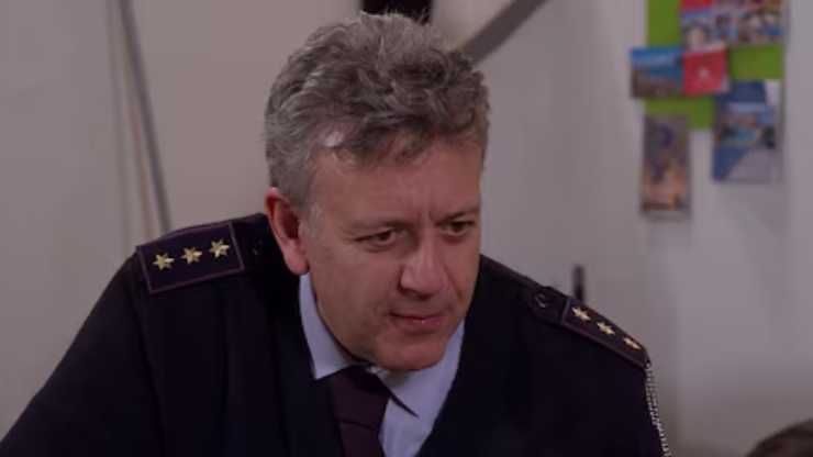 guido si avvicina per parlare