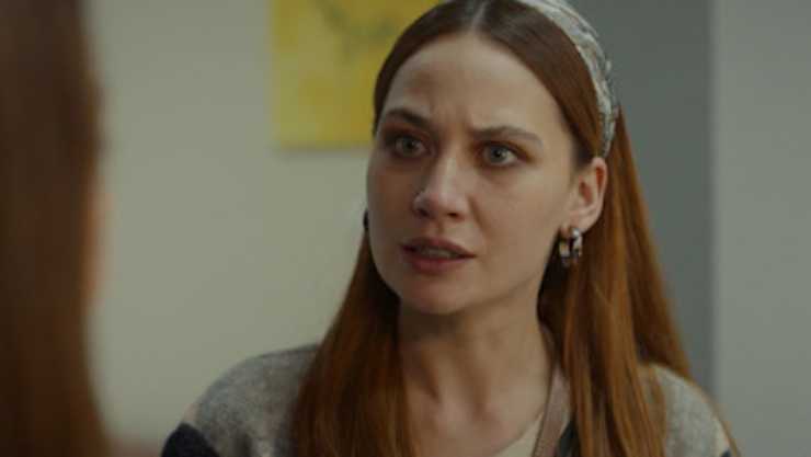 ragazza seria