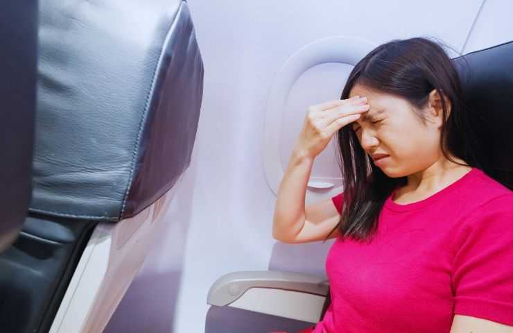 mal di testa in aereo