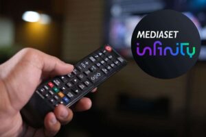telecomando e logo di infinity