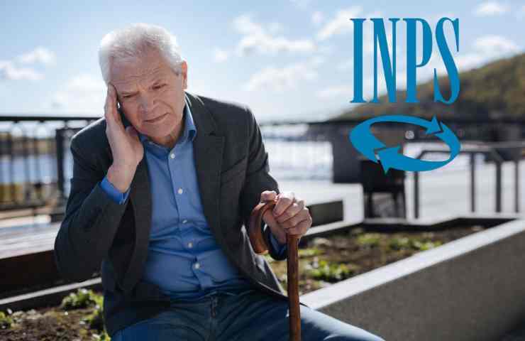 pensionato pensieroso e scritta inps