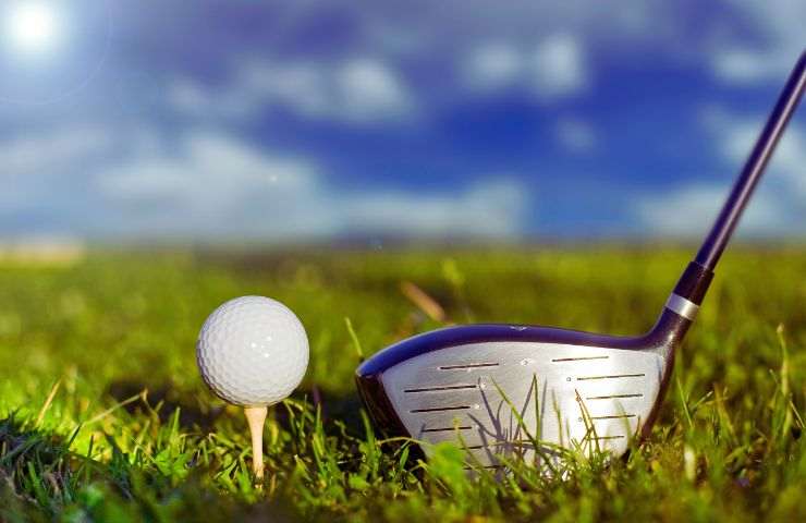 mazza da golf e pallina