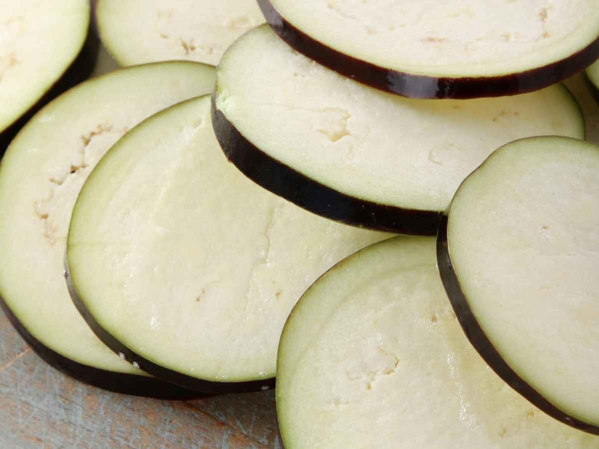melanzane tagliate a rondelle