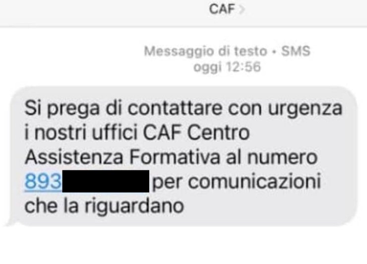 Messaggio truffa che invita a chiamare un numero a pagamento 