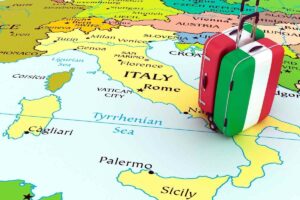 mappa italia e trolley tricolore