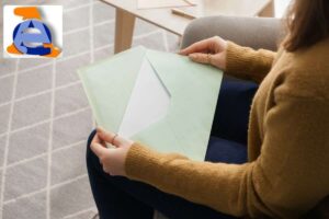 Aprire busta lettera, logo Agenzia delle Entrate