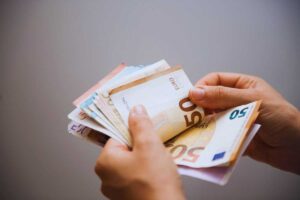 mani contano soldi