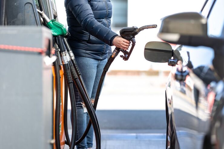 Fare benzina