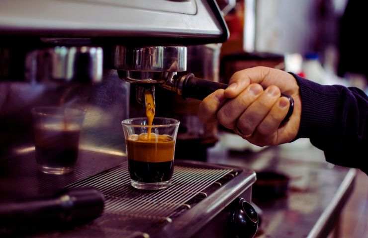 caffè al bar alla macchinetta