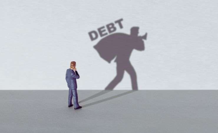 persona e ombra dei debiti