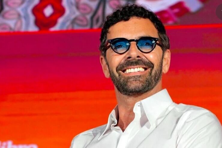 matano sorridente