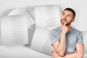 Scontrini, uomo pensieroso